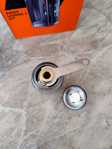 Geekvape Aegis Legend 5 Kit - Porlasztó kivétele