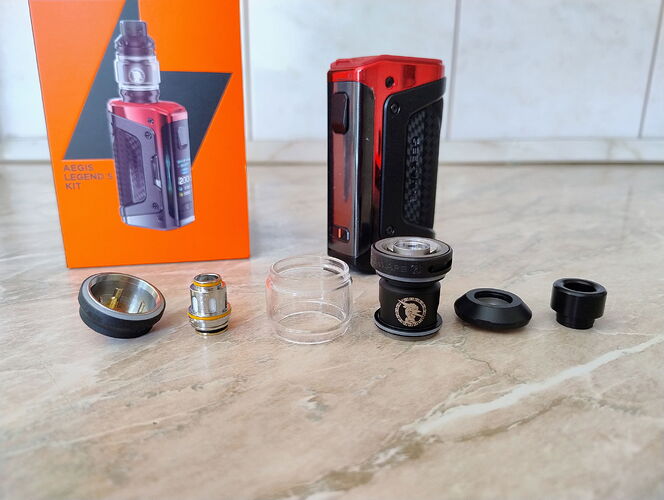 Geekvape Aegis Legend 5 Kit - A szettben lévő Z Sub Ohm tank