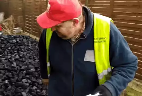 Kononowicz: Relaxing on Coal Pile